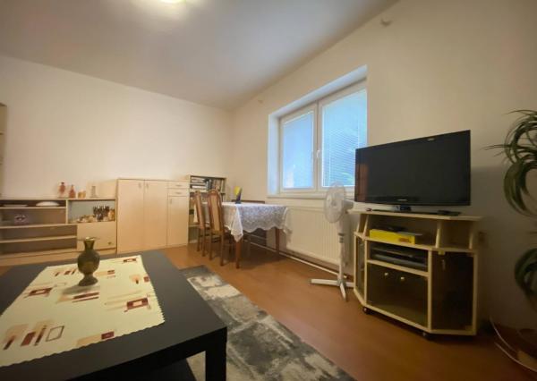 Rodinný dom v Nemšovej, pozemok 1000 m2