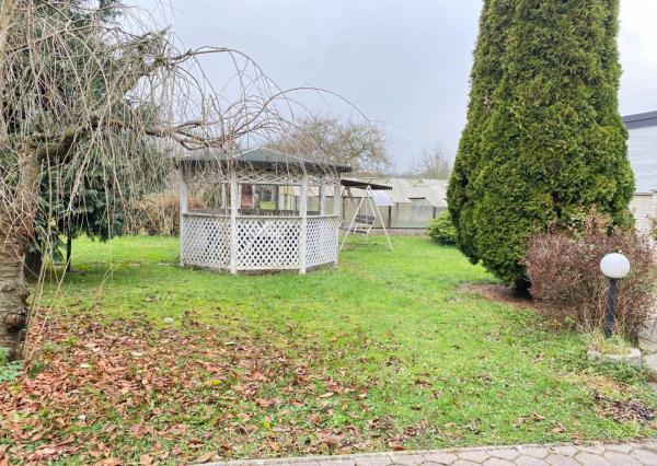 Rodinný dom v Nemšovej, pozemok 1000 m2