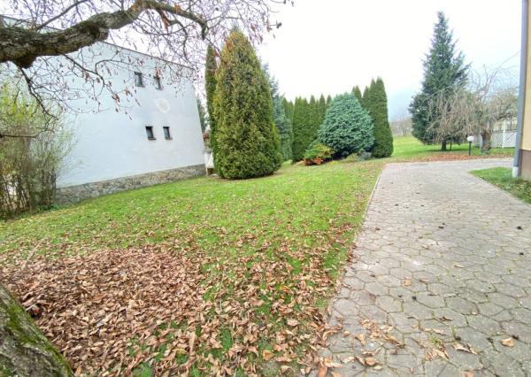 Rodinný dom v Nemšovej, pozemok 1000 m2