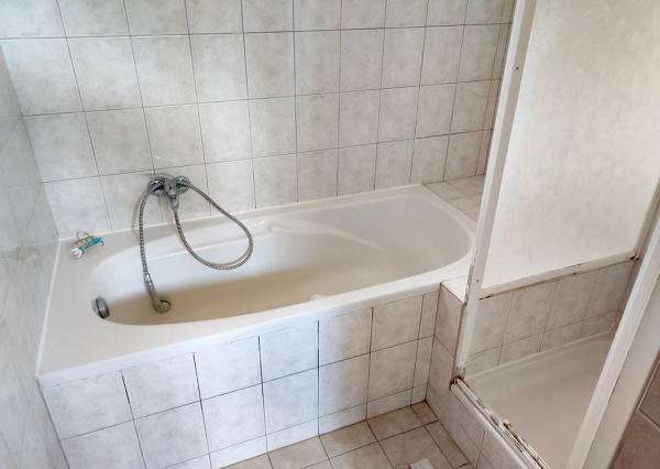 Priestranný rodinný dom so saunou, bazénom, fitness - Krakovany