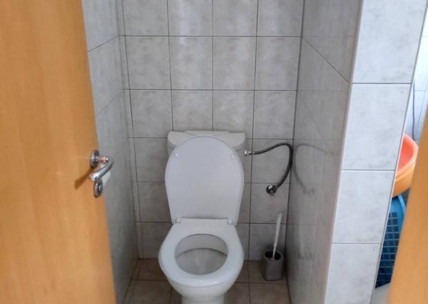 Priestranný rodinný dom so saunou, bazénom, fitness - Krakovany