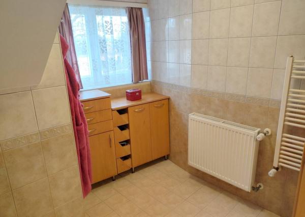 Priestranný rodinný dom so saunou, bazénom, fitness - Krakovany