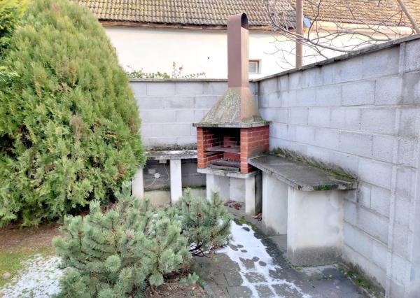 Priestranný rodinný dom so saunou, bazénom, fitness - Krakovany