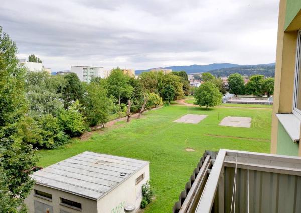 Prenájom 3-izbového bytu, Javorová Piešťany