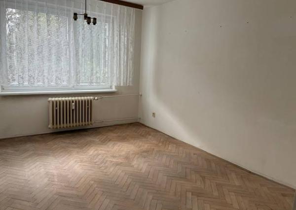 Predám 2 izbový byt Dubnica nad Váhom, pod Kaštieľom