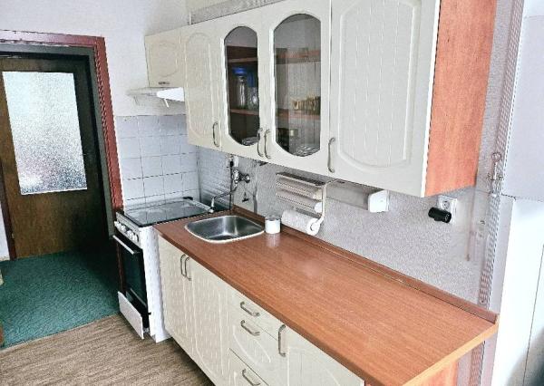 3 izbový byt Bánovce nad Bebravou / SEVER  / 64 m2 / čiastočná rekonšt