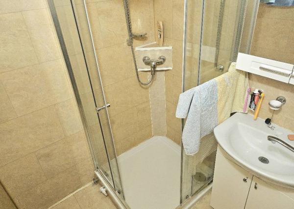 3 izbový byt Bánovce nad Bebravou / SEVER  / 64 m2 / čiastočná rekonšt