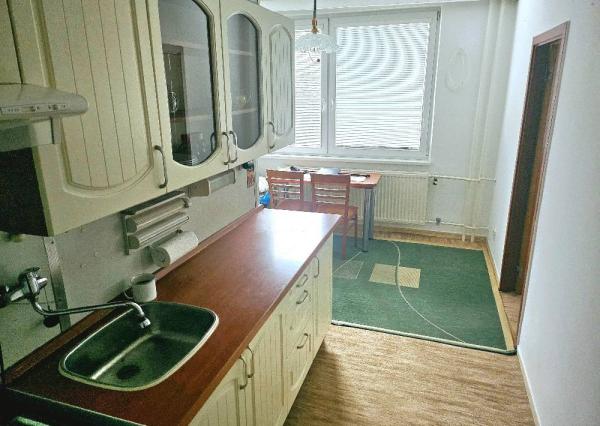 3 izbový byt Bánovce nad Bebravou / SEVER  / 64 m2 / čiastočná rekonšt