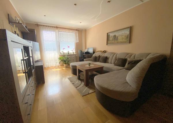 Veľký, slnečný 3 izbový byt, Nemšová, 74 m2