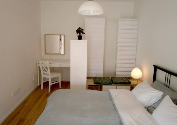 Opäť v ponuke...Prenájom 2-izbový byt, blízke centrum-Piešťany 