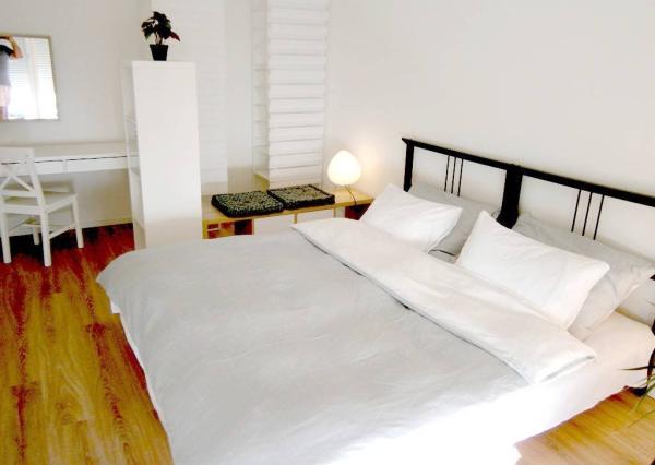 Opäť v ponuke...Prenájom 2-izbový byt, blízke centrum-Piešťany 