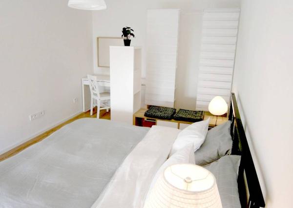 Opäť v ponuke...Prenájom 2-izbový byt, blízke centrum-Piešťany 