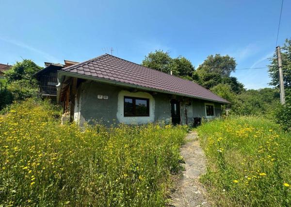 Na predaj rodinný dom 75 m², pozemok 520 m², Nová Baňa, kúpou voľný