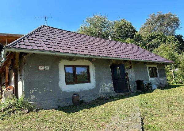 Na predaj rodinný dom 75 m², pozemok 520 m², Nová Baňa, kúpou voľný