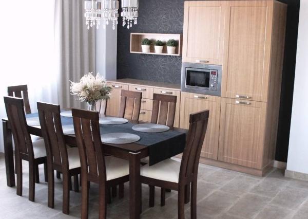 5 izbový rodinný dom, s krásnou záhradou, 9árový pozemok pri Nitre