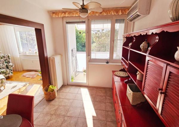 *PREDAJ* Zariadený 3-izbový byt s loggiou v srdci Piešťan !!