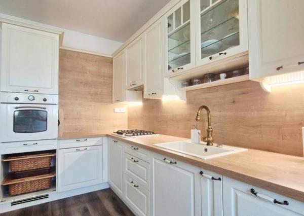 Na prenájom 3-izbový byt s lodžiou, 74 m², Pri Kríži., Dúbravka