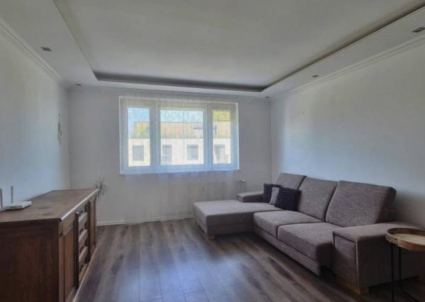 Na prenájom 3-izbový byt s lodžiou, 74 m², Pri Kríži., Dúbravka