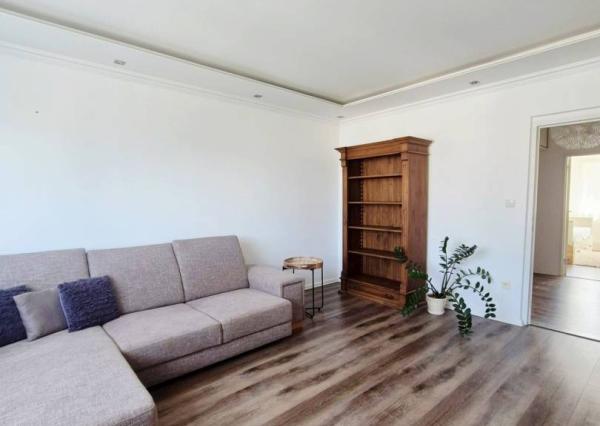 Na prenájom 3-izbový byt s lodžiou, 74 m², Pri Kríži., Dúbravka
