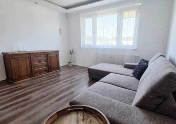 Na prenájom 3-izbový byt s lodžiou, 74 m², Pri Kríži., Dúbravka