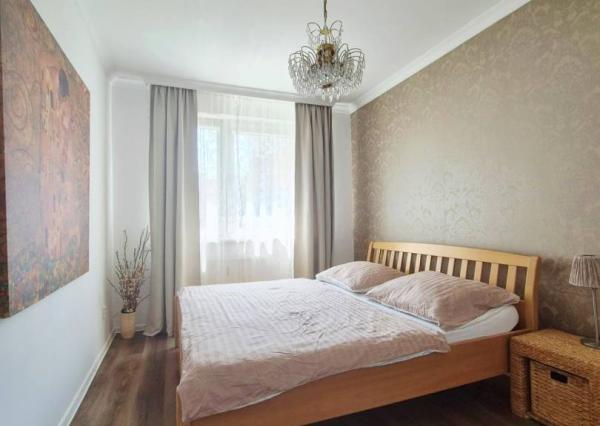 Na prenájom 3-izbový byt s lodžiou, 74 m², Pri Kríži., Dúbravka