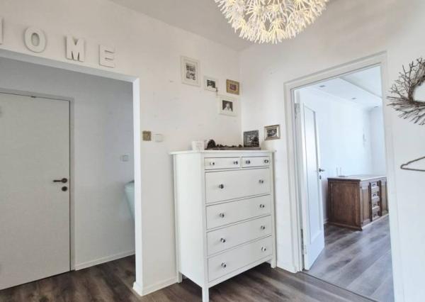 Na prenájom 3-izbový byt s lodžiou, 74 m², Pri Kríži., Dúbravka