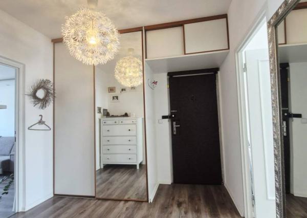 Na prenájom 3-izbový byt s lodžiou, 74 m², Pri Kríži., Dúbravka