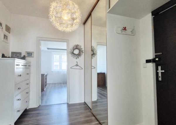 Na prenájom 3-izbový byt s lodžiou, 74 m², Pri Kríži., Dúbravka