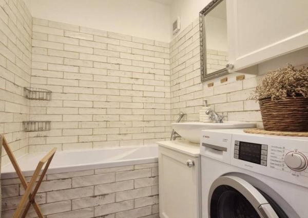 Na prenájom 3-izbový byt s lodžiou, 74 m², Pri Kríži., Dúbravka