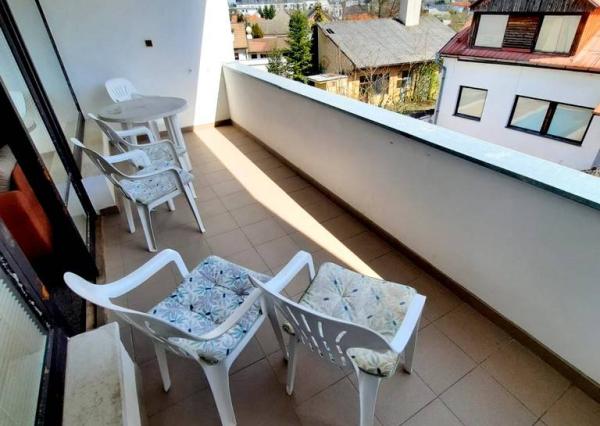 Prenájom 4 izbový byt s parkovaním, Pod Párovcami Piešťany.