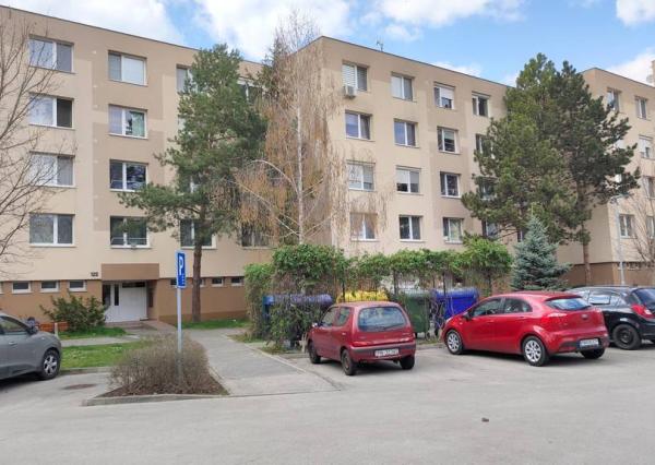 Veľký 3-izbový byt 85m2 s loggiou, Piešťany