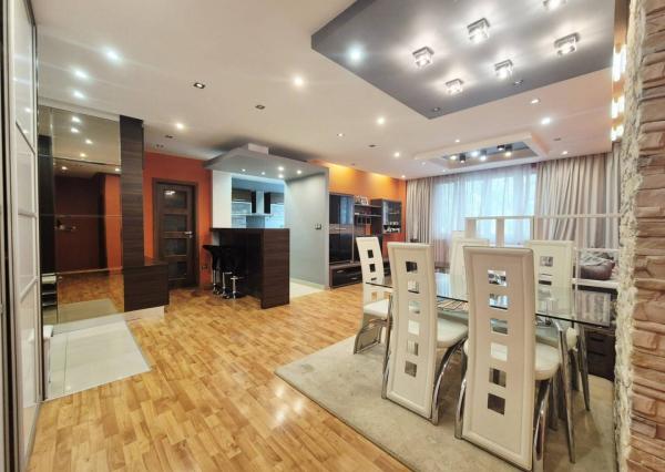 Na prenájom 3-izbový byt s balkónom, 97 m², Tallerova ul., Staré Mesto