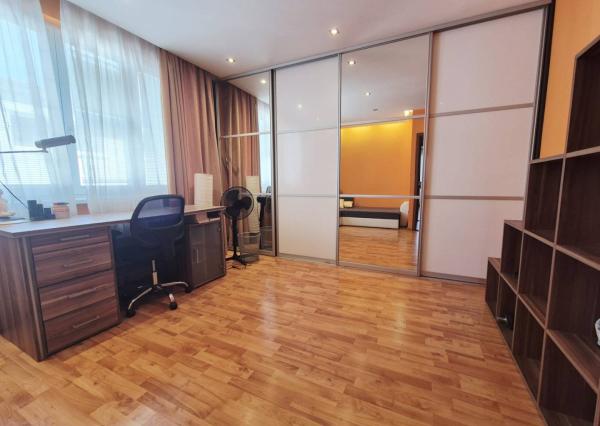 Na prenájom 3-izbový byt s balkónom, 97 m², Tallerova ul., Staré Mesto