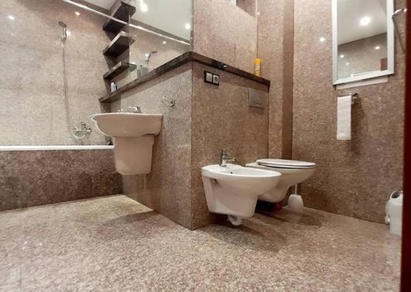 Na prenájom 3-izbový byt s balkónom, 97 m², Tallerova ul., Staré Mesto