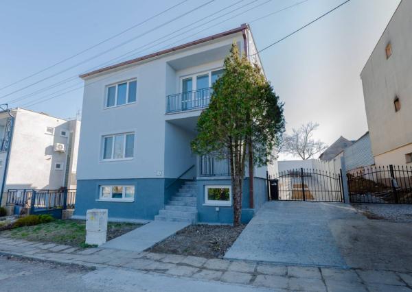 Na predaj 4-izbový rodinný dom 207 m², pozemok 331 m², Koválov, Senica