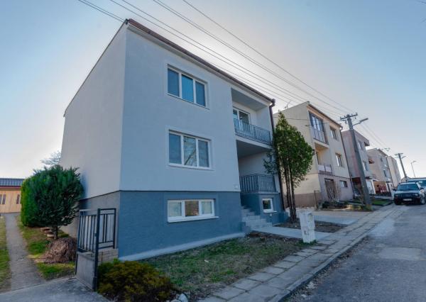 Na predaj 4-izbový rodinný dom 207 m², pozemok 331 m², Koválov, Senica