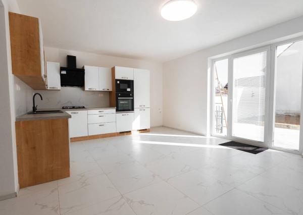 Na predaj 4-izbový rodinný dom 207 m², pozemok 331 m², Koválov, Senica