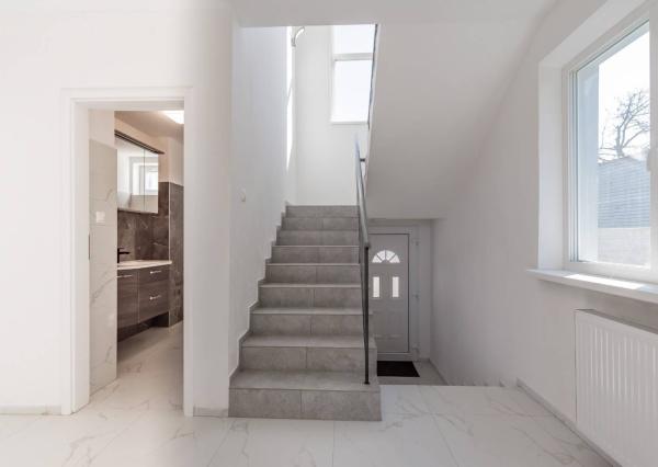 Na predaj 4-izbový rodinný dom 207 m², pozemok 331 m², Koválov, Senica