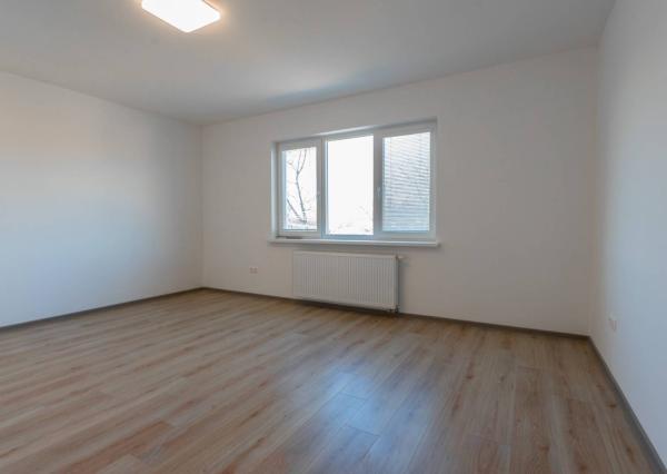 Na predaj 4-izbový rodinný dom 207 m², pozemok 331 m², Koválov, Senica