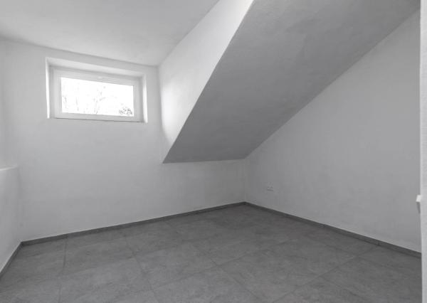 Na predaj 4-izbový rodinný dom 207 m², pozemok 331 m², Koválov, Senica