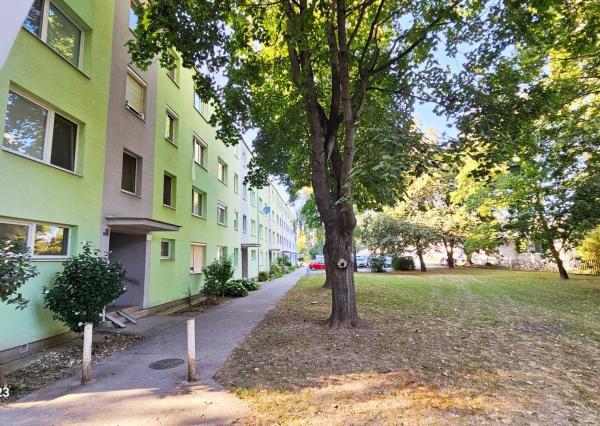 *NA PRENÁJOM* Zariadený 3-izbový byt s loggiou v srdci Piešťan !!