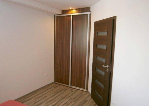 Na prenájom 2 izbový byt s parkovacím miestom, Piešťany.