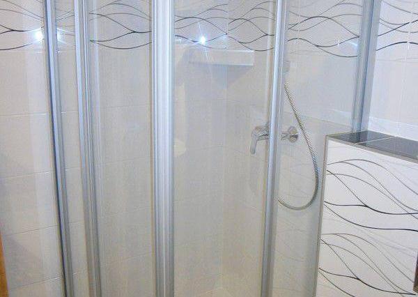 Na prenájom 2 izbový byt s parkovacím miestom, Piešťany.