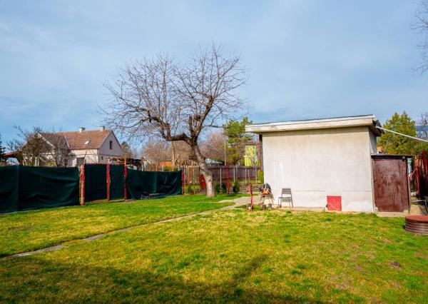 Záhradná chatka s pivnicou, Bratislava, Ulica Svornosti