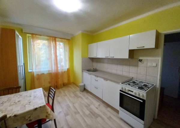 Prenájom pekný 2-izbový byt 53m2 + balkón, Nové Mesto nad Váhom