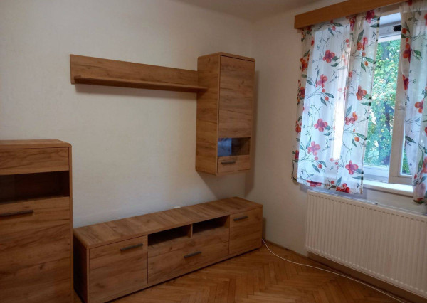 Prenájom pekný 2-izbový byt 53m2 + balkón, Nové Mesto nad Váhom