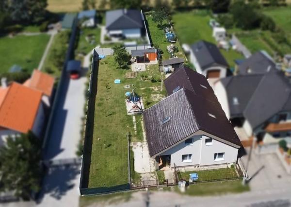 Dvojgeneračné bývanie - 2x Rodinný dom Nitrianska Blatnica