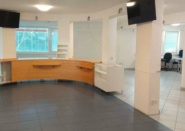 Ponúkame na predaj atraktívny nebytový priestor 300 m², Piešťany