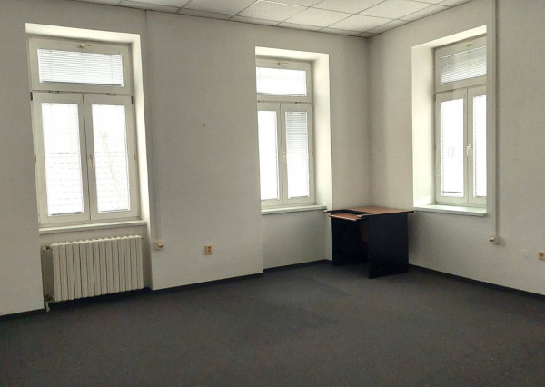 Prenájom - Reprezentatívne kancelárske priestory 190 m2 v Piešťanoch