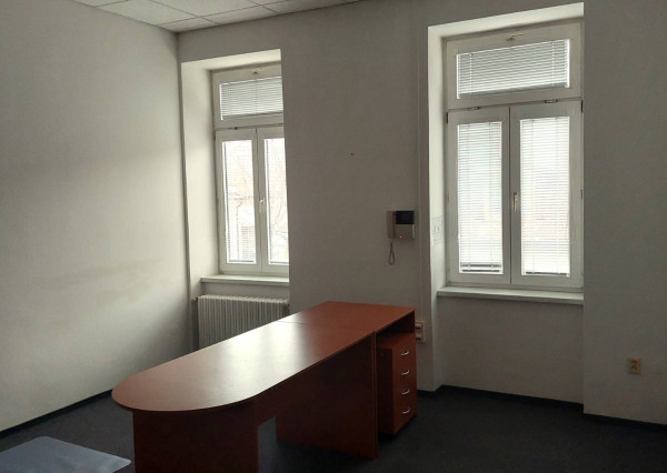 Prenájom - Reprezentatívne kancelárske priestory 190 m2 v Piešťanoch